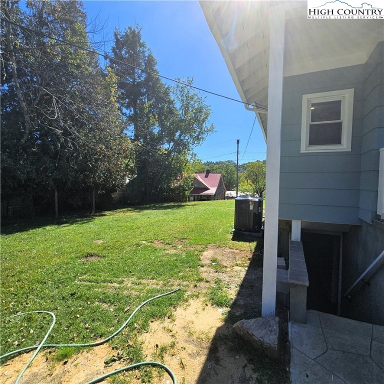 254 Green Street Boone, NC 28607 - Photo 48 of 48 a view of a backyard with a garden