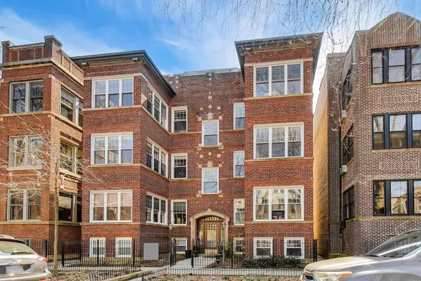 $450,000 | 1435 West Rosemont Avenue, Unit 3E, Chicago, IL 60660