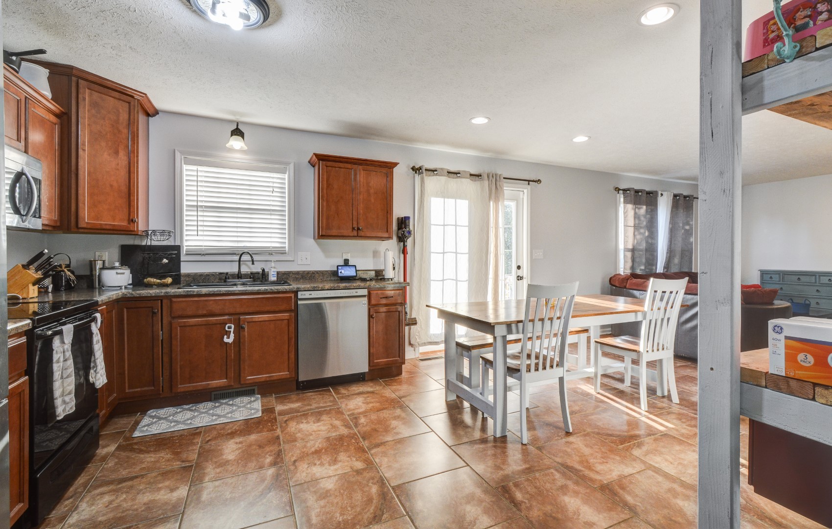 1960 Patton Road Clarksville, TN 37042 - Photo 12 of 43 Gallery Image 12