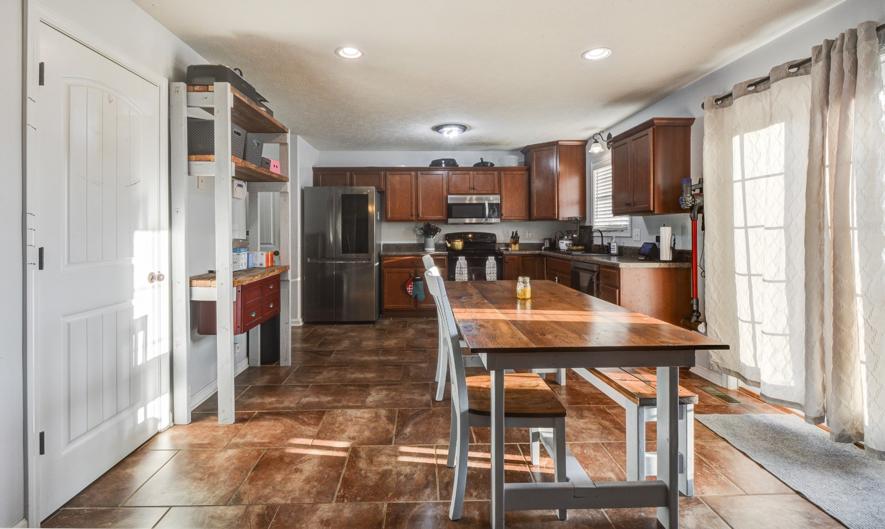 1960 Patton Road Clarksville, TN 37042 - Photo 10 of 43 Gallery Image 10