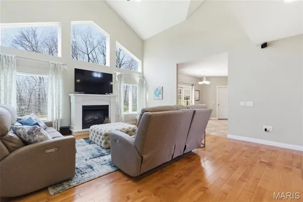 $799,000 | 251 Lake Forest Drive, Troy, MO 63379