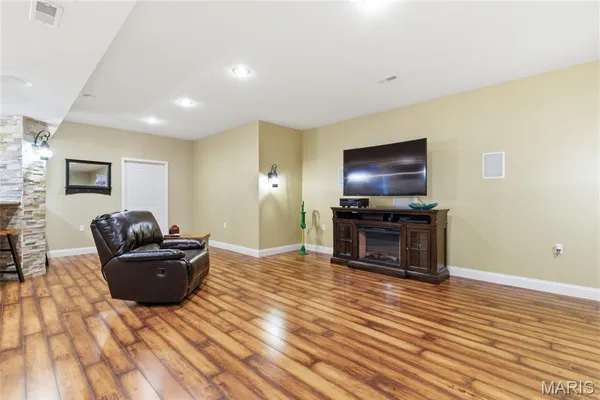 $799,000 | 251 Lake Forest Drive, Troy, MO 63379