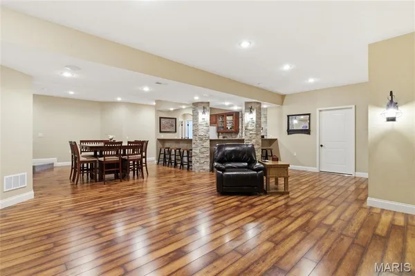 $799,000 | 251 Lake Forest Drive, Troy, MO 63379