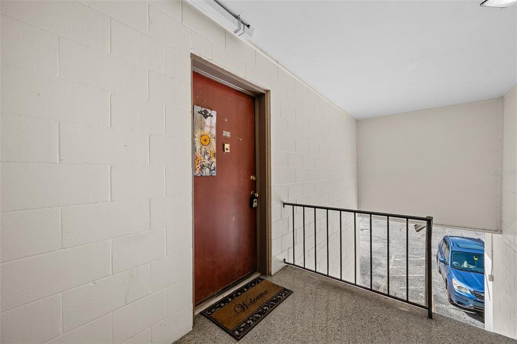 1700 Southwest 16th Court, Unit D24 Gainesville, FL 32608 - Photo 3 of 25 a view of a hallway