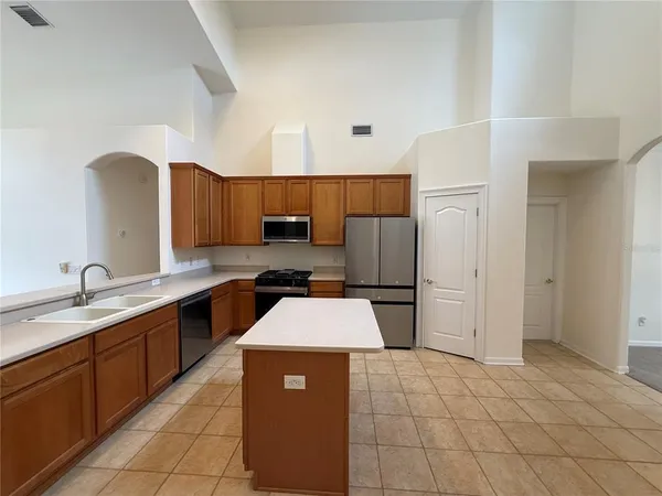 $3,200 | 8132 Brinegar Circle, Tampa, FL 33647