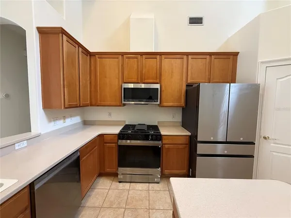 $3,200 | 8132 Brinegar Circle, Tampa, FL 33647