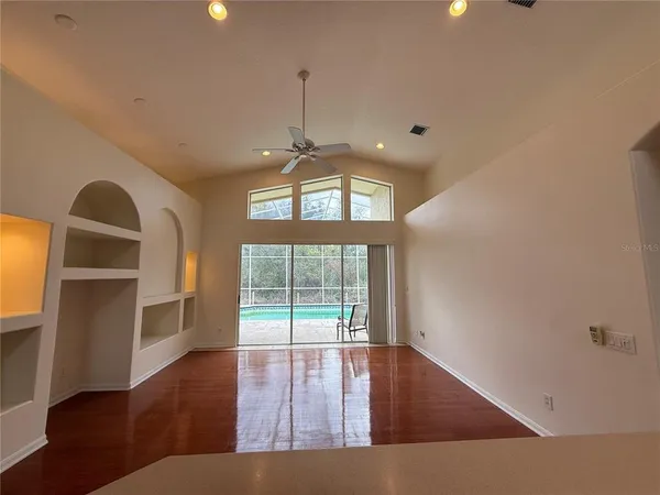 $3,200 | 8132 Brinegar Circle, Tampa, FL 33647