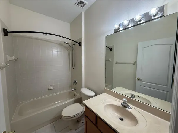 $3,200 | 8132 Brinegar Circle, Tampa, FL 33647