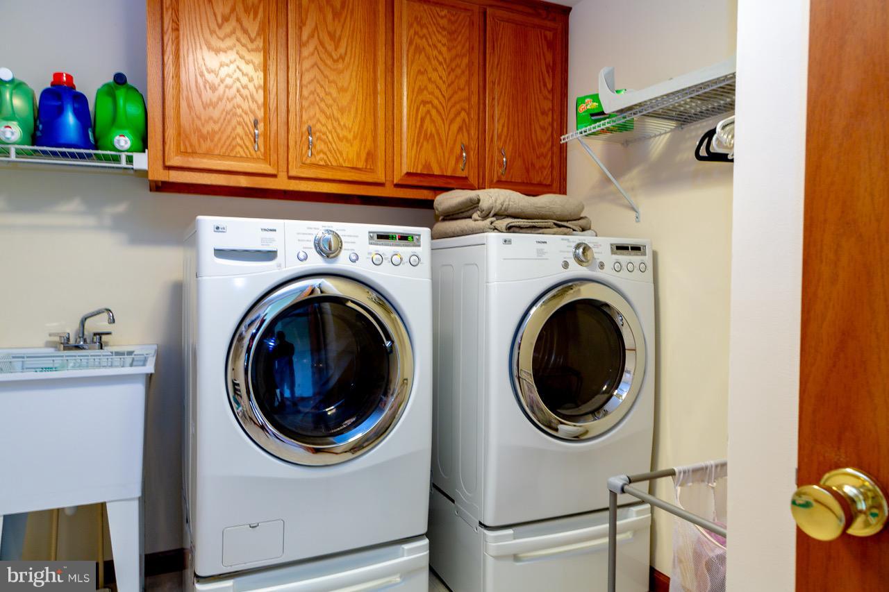 11428 Hill Road Keymar, MD 21757 - Photo 17 of 30 a utility room with dryer and washer