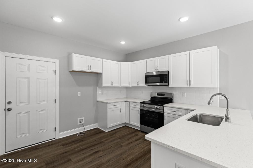 2080 Page Road Burgaw, NC 28425 - Photo 6 of 39 425A8231