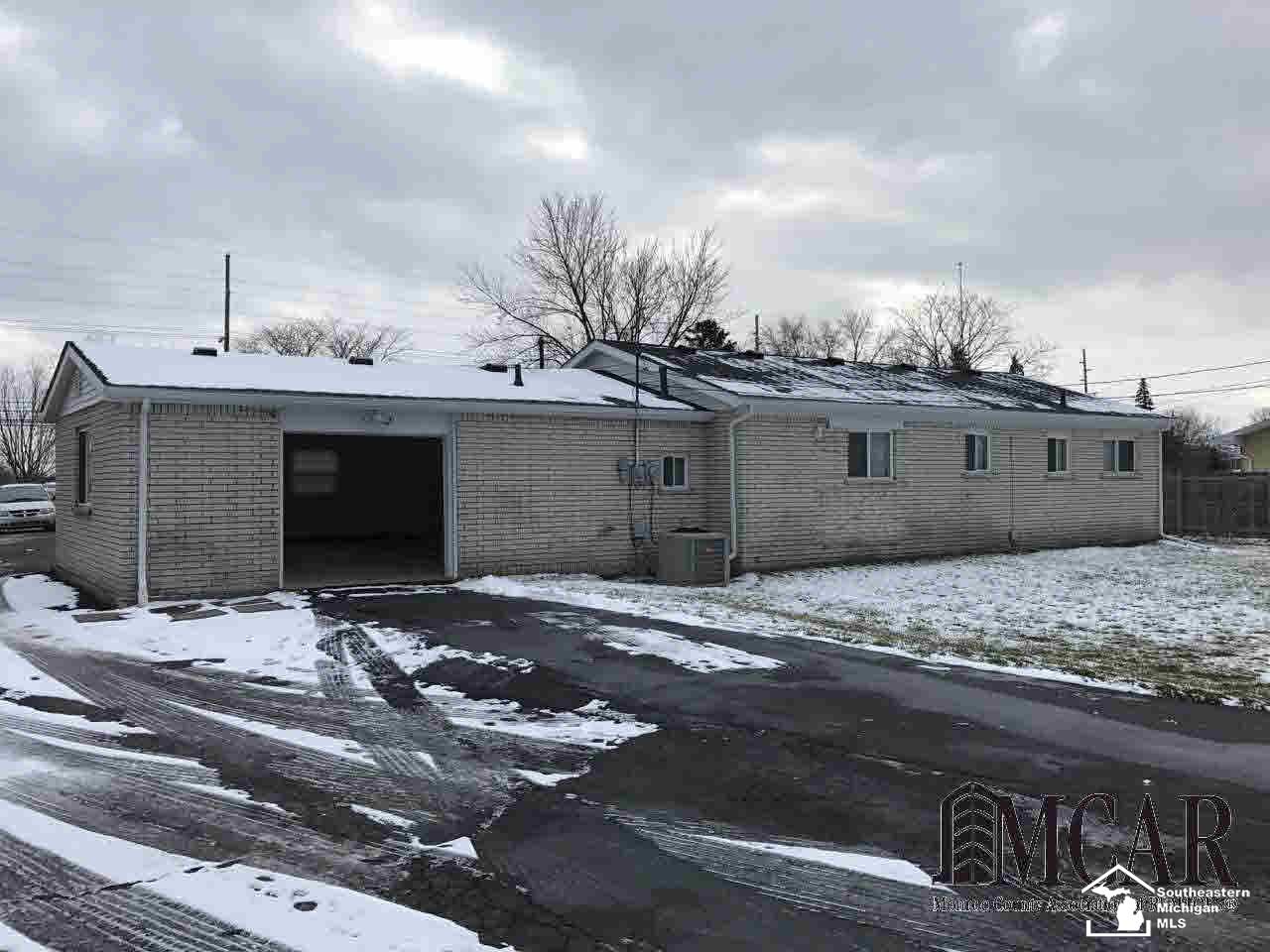 2587 Carleton Rockwood Road Carleton, MI 48117 - Photo 22 of 28 21256992-21.JPG