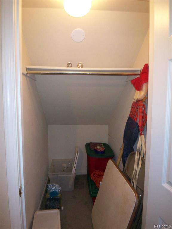 33492 Utica Road, Unit 4 Fraser, MI 48026 - Photo 9 of 24
