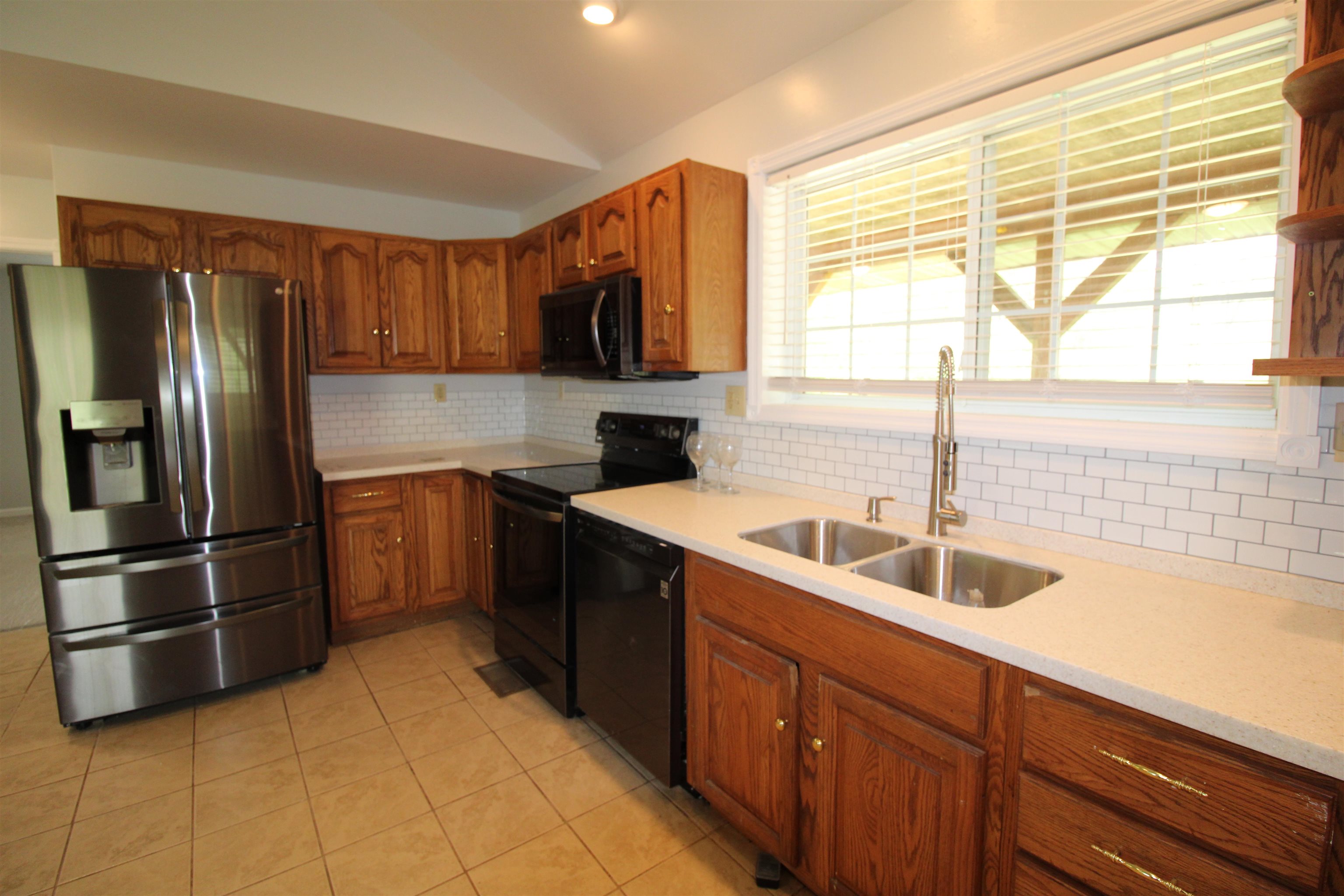 2231 Long Branch Road Louisa, KY 41230 - Photo 6 of 45 Gallery Image 6
