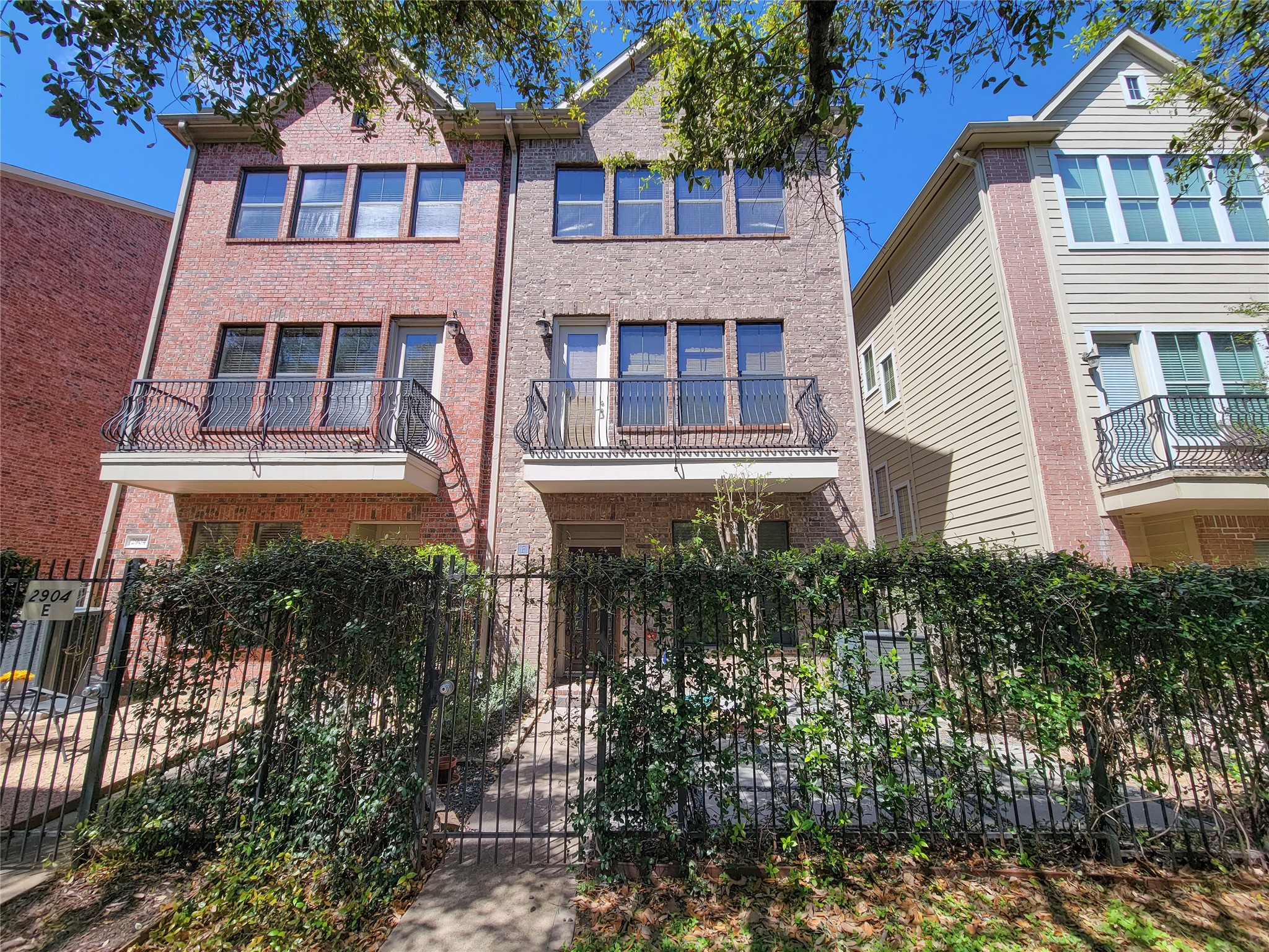 2904 Chenevert Street, Unit F Houston, TX 77004 - Photo 1 of 50