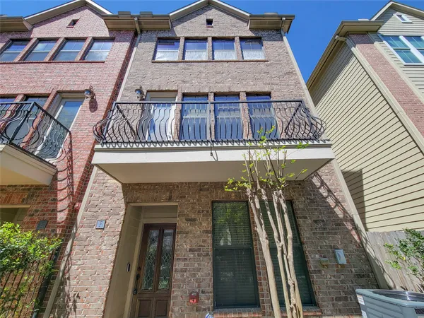 $2,495 | 2904 Chenevert Street, Unit F, Houston, TX 77004