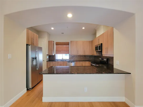 $2,495 | 2904 Chenevert Street, Unit F, Houston, TX 77004