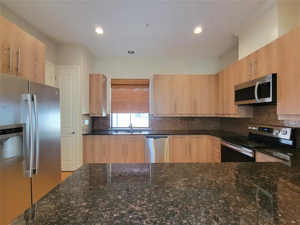 $2,495 | 2904 Chenevert Street, Unit F, Houston, TX 77004