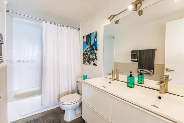 $5,995 | 1000 West Avenue, Unit PH11, Miami Beach, FL 33139