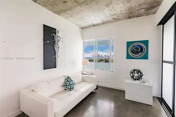 $5,995 | 1000 West Avenue, Unit PH11, Miami Beach, FL 33139