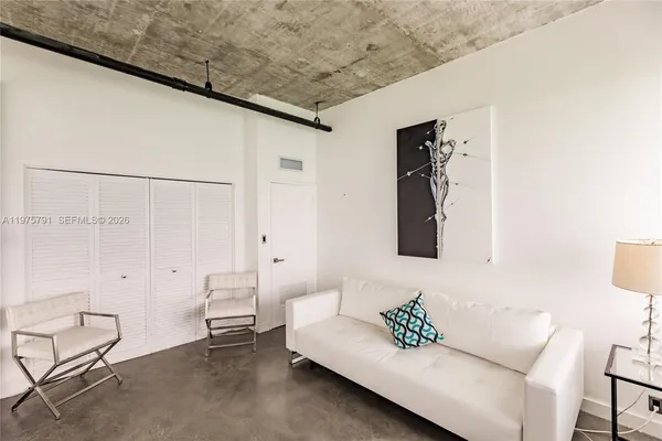 $5,995 | 1000 West Avenue, Unit PH11, Miami Beach, FL 33139