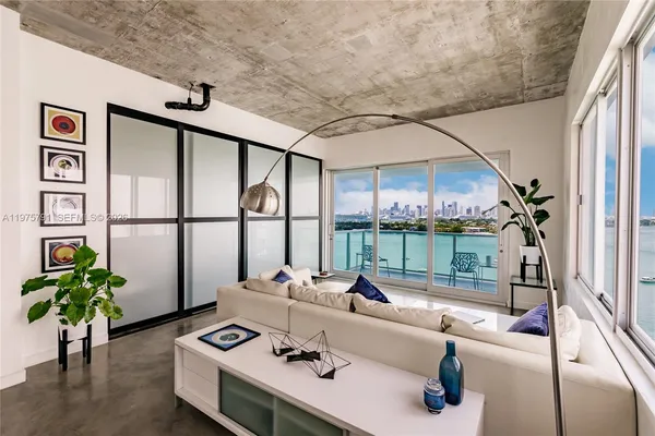 $5,995 | 1000 West Avenue, Unit PH11, Miami Beach, FL 33139
