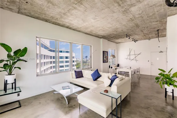 $5,995 | 1000 West Avenue, Unit PH11, Miami Beach, FL 33139