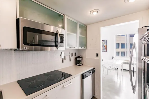 $5,995 | 1000 West Avenue, Unit PH11, Miami Beach, FL 33139