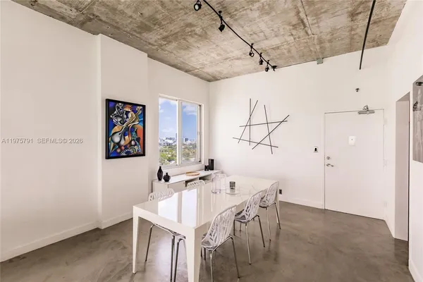$5,995 | 1000 West Avenue, Unit PH11, Miami Beach, FL 33139