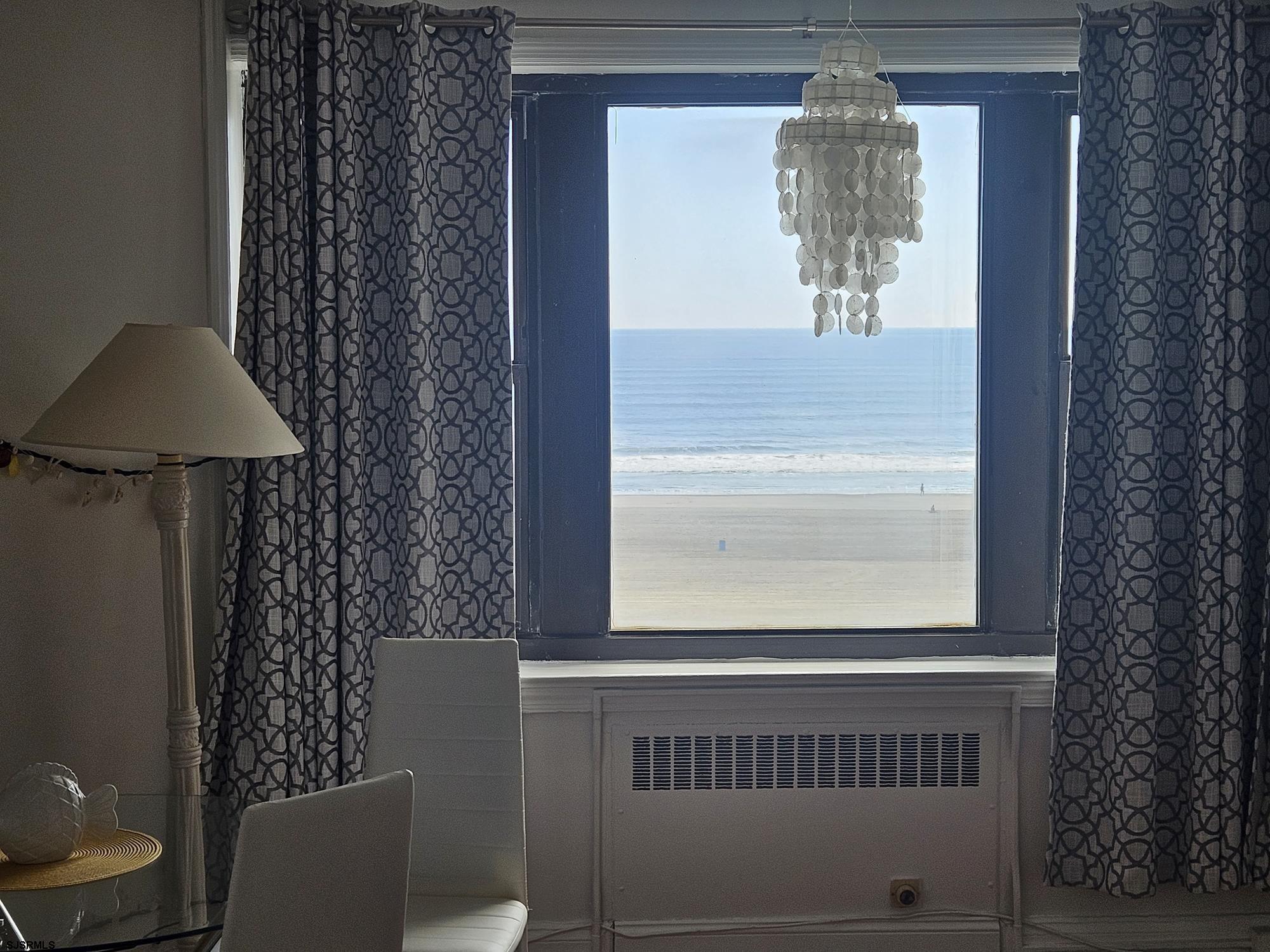 101 South Raleigh Avenue, Unit 734 Atlantic City, NJ 08401 - Photo 4 of 32 a view of entryway with a front door