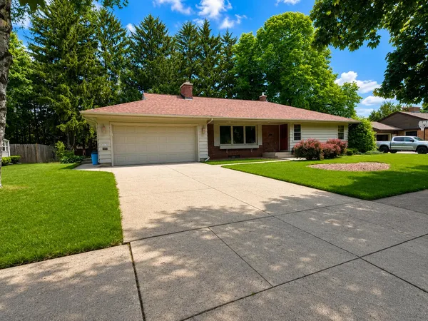 $335,000 | 1616 Ahrens Street, Manitowoc, WI 54220