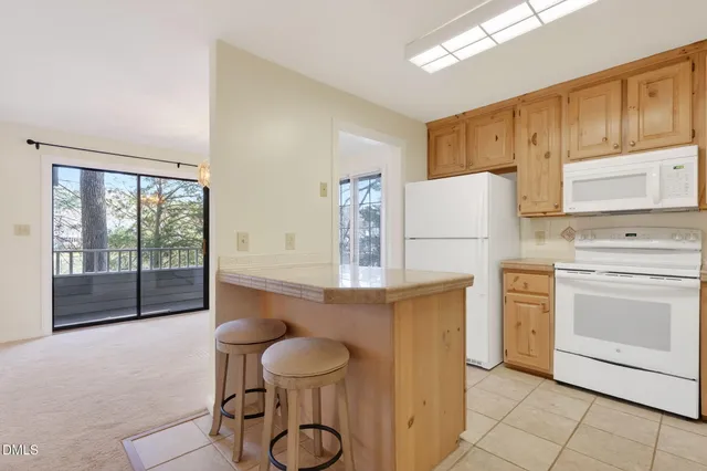 $2,100 | 325 Glen Echo Lane, Unit L, Cary, NC 27518