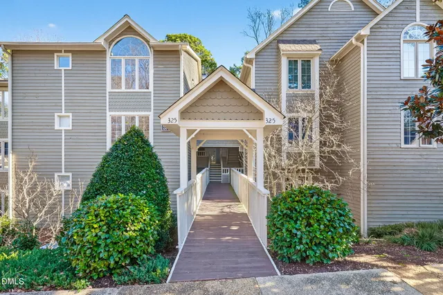 $2,100 | 325 Glen Echo Lane, Unit L, Cary, NC 27518