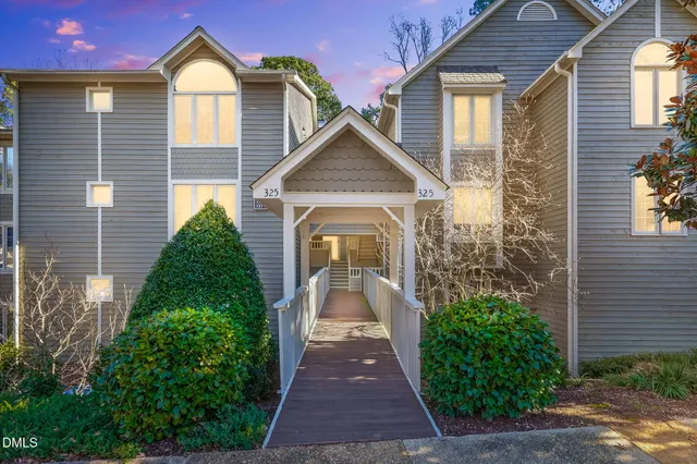 $2,100 | 325 Glen Echo Lane, Unit L, Cary, NC 27518