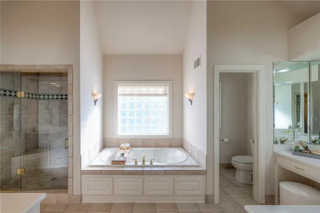 $1,125,000 | 16911 Meadow Lane, Loch Lloyd, MO 64012