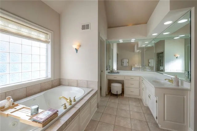 $1,125,000 | 16911 Meadow Lane, Loch Lloyd, MO 64012