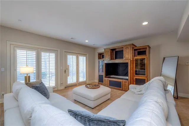 $1,125,000 | 16911 Meadow Lane, Loch Lloyd, MO 64012