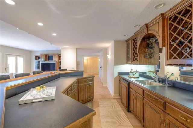 $1,125,000 | 16911 Meadow Lane, Loch Lloyd, MO 64012