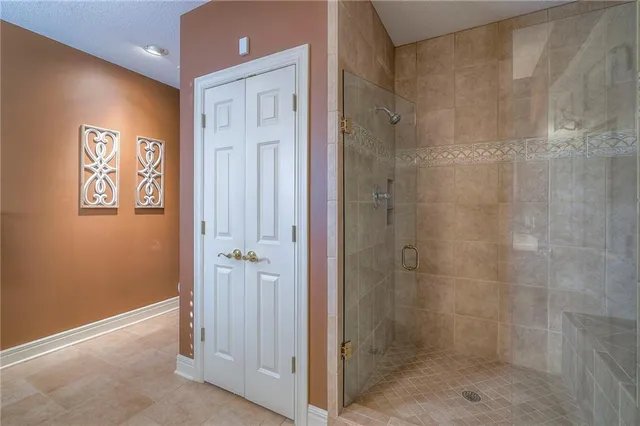 $1,125,000 | 16911 Meadow Lane, Loch Lloyd, MO 64012