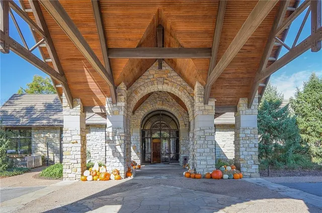 $1,125,000 | 16911 Meadow Lane, Loch Lloyd, MO 64012