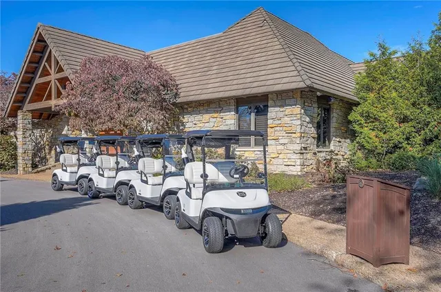 $1,125,000 | 16911 Meadow Lane, Loch Lloyd, MO 64012