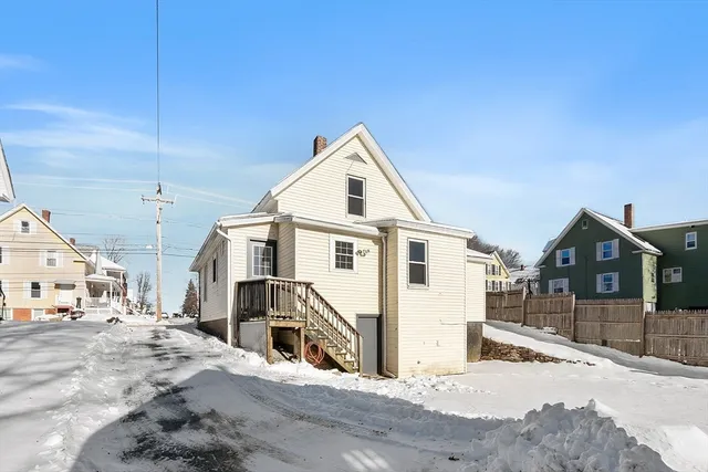 $1,900 | 88 Baker Street, Gardner, MA 01440