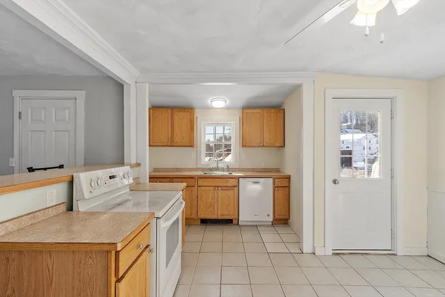 $1,900 | 88 Baker Street, Gardner, MA 01440