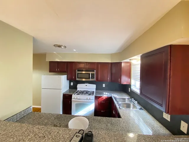 $800 | 211 Natalen Avenue, Unit 203, San Antonio, TX 78209