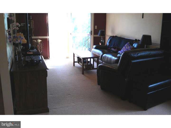 1016 Woodchip Road Lumberton, NJ 08048 - Photo 2 of 18 Living Room