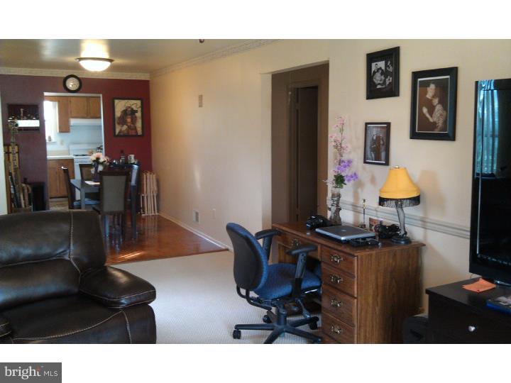 1016 Woodchip Road Lumberton, NJ 08048 - Photo 3 of 18 Living Room