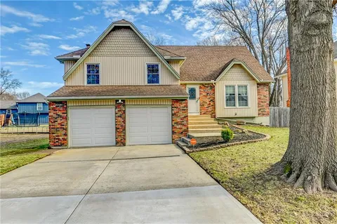 $399,000 | 14747 South Homestead Drive, Olathe, KS 66062