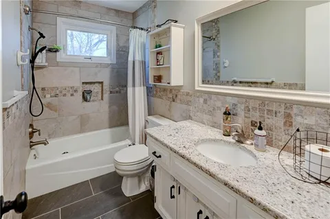 $399,000 | 14747 South Homestead Drive, Olathe, KS 66062