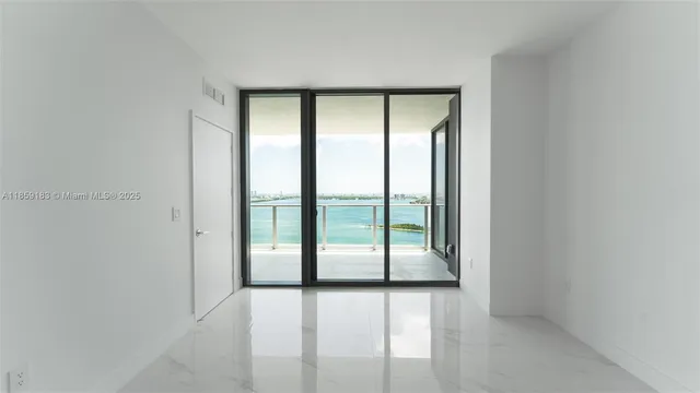 $11,500 | 700 Northeast 24th Street, Unit 2905, Miami, FL 33137