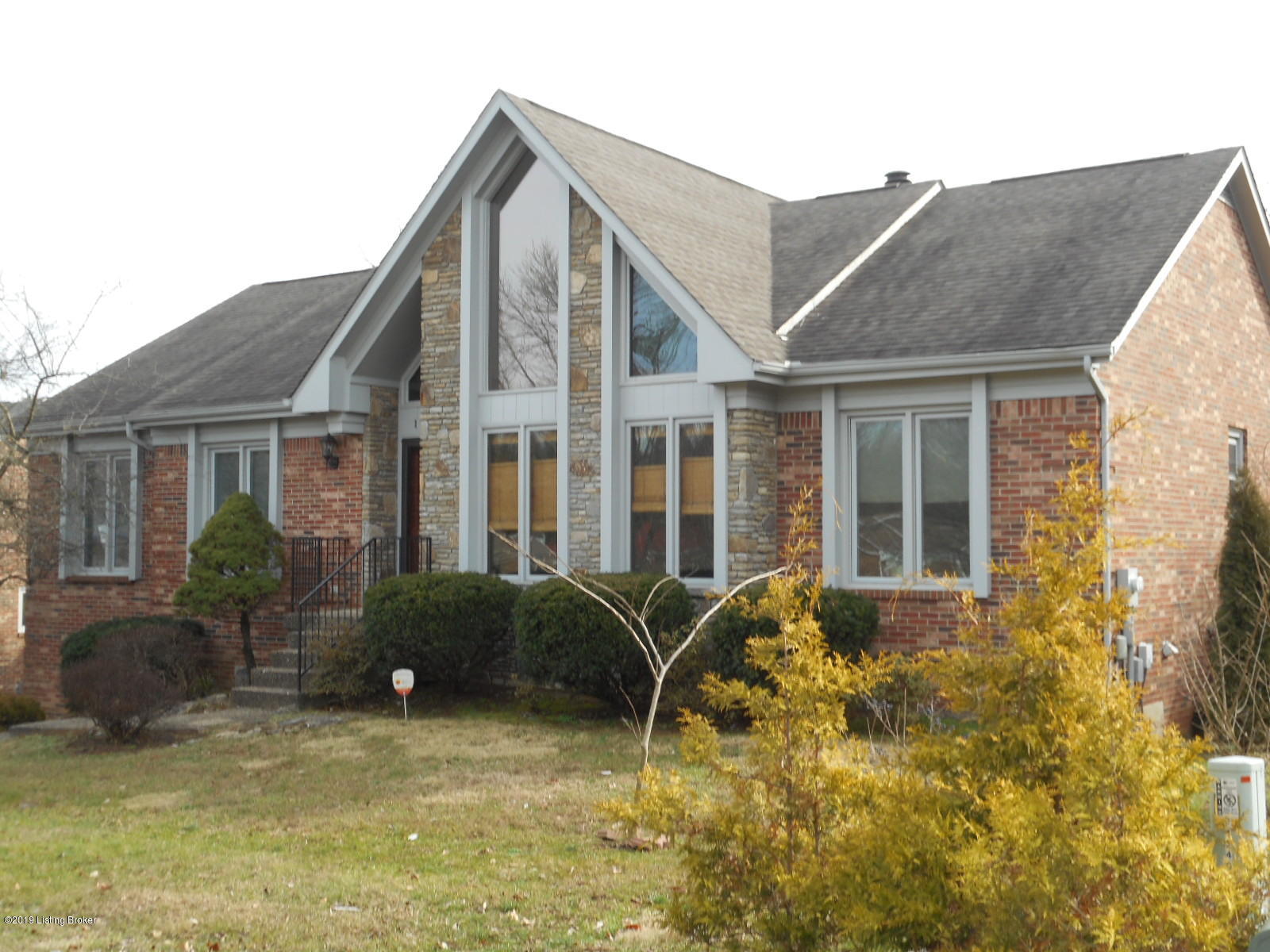 12402 Kirkham Road Louisville, KY 40299 - Photo 5 of 45 DSCN2772
