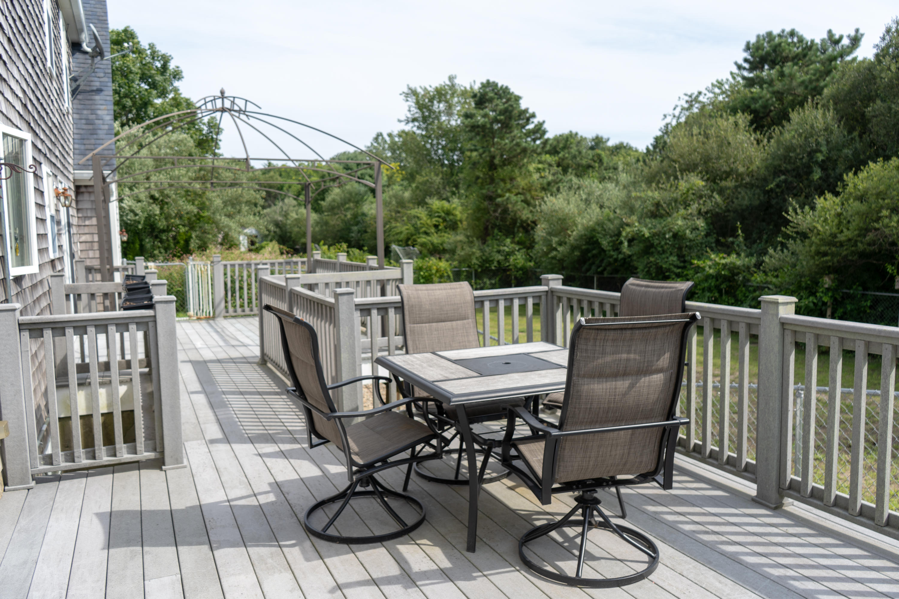 7 Windsor Road Sandwich, MA 02563 - Photo 4 of 21 7 Windsor-23